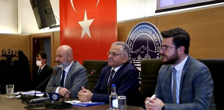 BAŞKAN BÜYÜKKILIÇ, KOCASİNAN MUHTARLARIYLA BİR ARAYA GELDİ