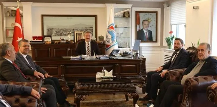 MHP'Lİ YÖNETİCİLERDEN BAŞKAN PALANCIOĞLU'NA ZİYARET