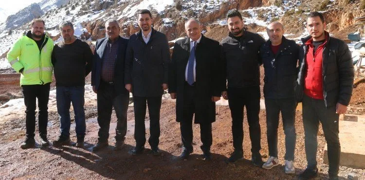 BAŞKAN ÖZTÜRK MADEN İŞÇİLERİNİ ZİYARET ETTİ