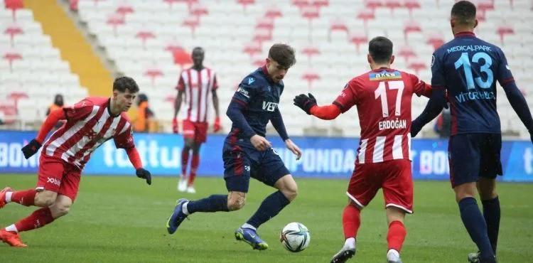 Trabzonspor Sivas'ta takıldı