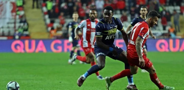 Fenerbahçe ve Antalyaspor puanları paylaştı
