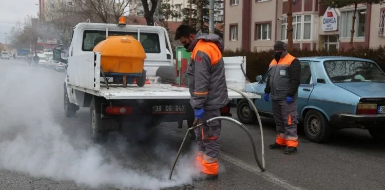 MELİKGAZİ İLDEM'İ KÖŞE BUCAK TEMİZLEDİ