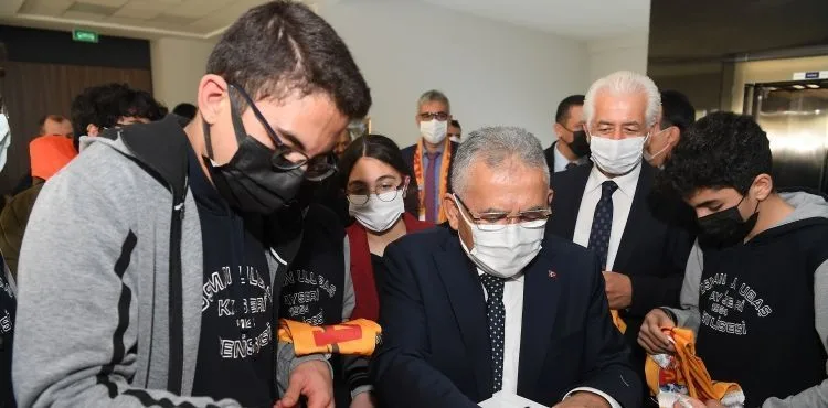 BAŞKAN BÜYÜKKILIÇ, KARİYER GÜNLERİ’NE OSMAN ULUBAŞ FEN LİSESİ İLE DEVAM ETTİ