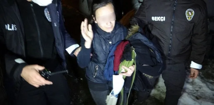 Evi yakmaya çalıştı, bıçakla eşini rehin aldı