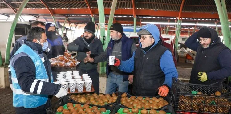 TALAS’TA PAZAR ESNAFINA SOĞUK GÜNDE SICAK ÇORBA