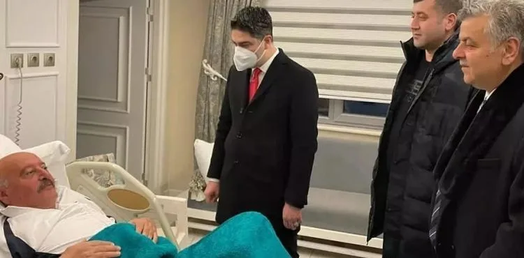 Tedavi gören Başkana geçmiş olsun ziyareti