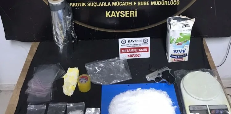 Uyuşturucuyu ekmek arasında saklayan şüpheli yakalandı