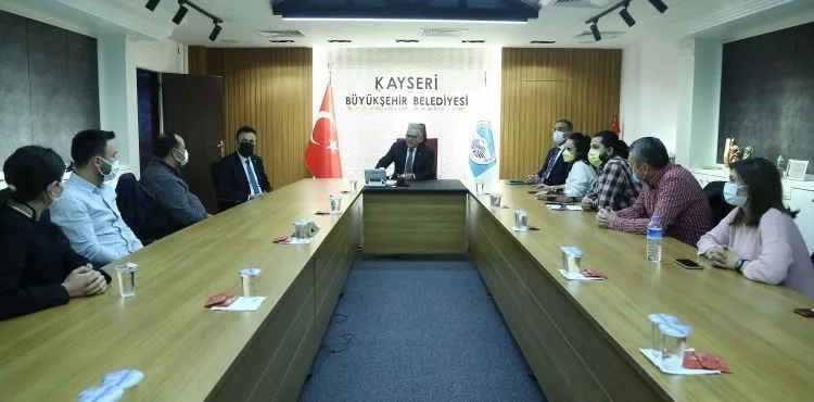 BAŞKAN BÜYÜKKILIÇ, PROFESYONEL TURİST REHBERLERİYLE BULUŞTU