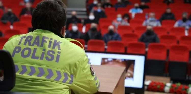 MELİKGAZİ BELEDİYE PERSONELİNE GÜVENLİ SÜRÜŞ EĞİTİMİ