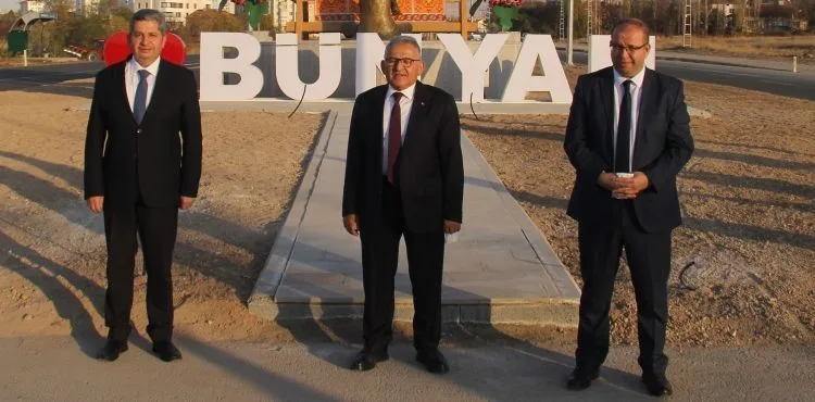 Bünyan Belediyesi’nden Büyükkılıç’a panolu teşekkür