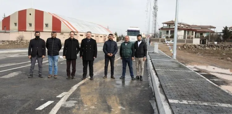 TALAS BULVARI İLE KOMANDO CADDESİ BAĞLANTI YOLU HİZMETE AÇILDI