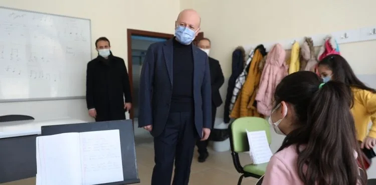 KOCASİNANLI ÇOCUKLAR; “TEŞEKKÜR EDERİZ BAŞKAN AMCA”