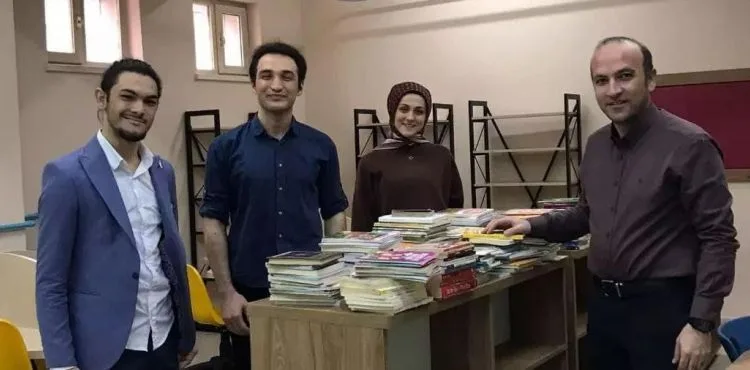 Büyükşehir Belediyesi Gençlik Meclisi'nden İlkokulu Kütüphanesine Can Suyu