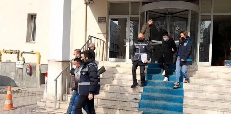 Cami musluklarını çalan 1’i kadın 2 şüpheli yakalandı