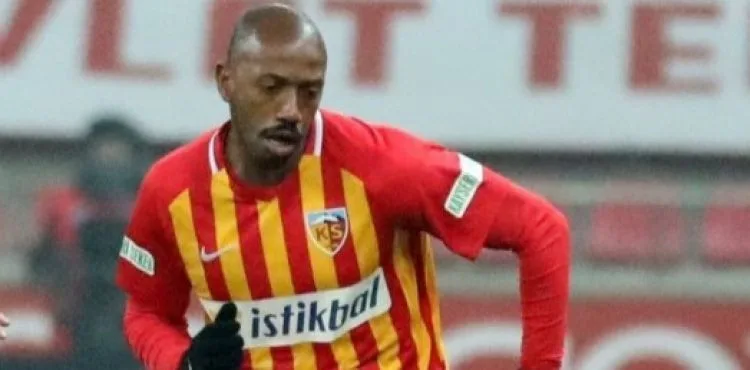 Fernandes kadro dışı bırakılmıştı, Yunan takımı ile anlaştı