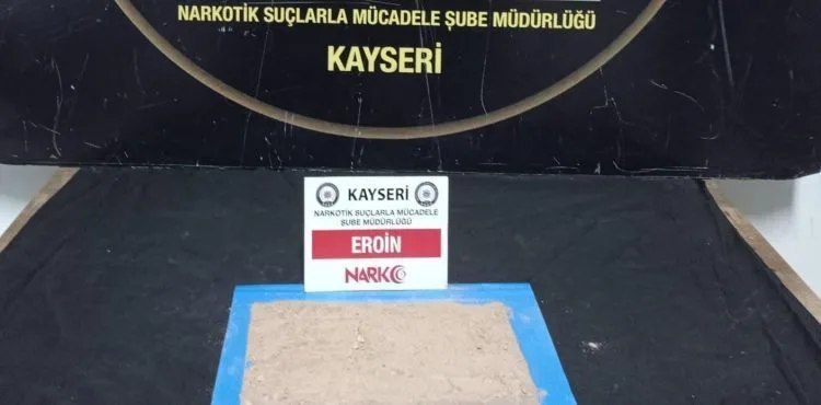 Ticari takside uyuşturucu bulundu: 2 gözaltı