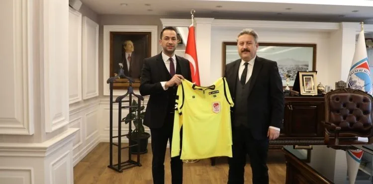 TÜRKİYE FAAL FUTBOL HAKEMLERİ VE GÖZLEMCİLERİ DERNEĞİ’NDEN ZİYARET