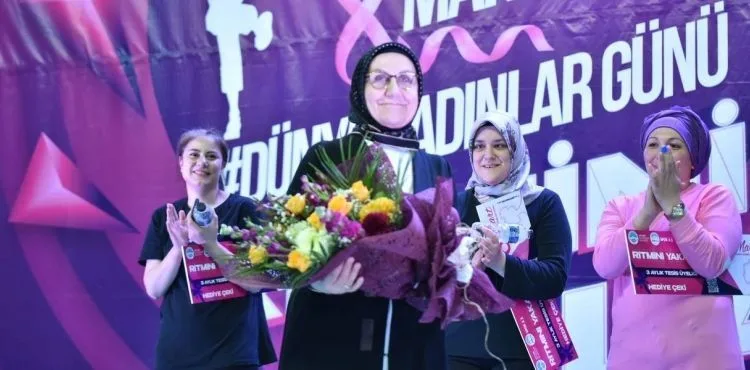 BÜYÜKŞEHİR’DEN BİN KADIN SPORSEVERLE “RİTMİNİ YAKALA” ETKİNLİĞİ