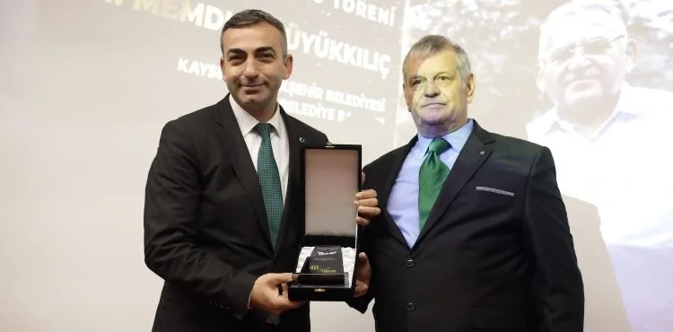 Başkan Büyükkılıç’a Başarı ve Onur Ödülü