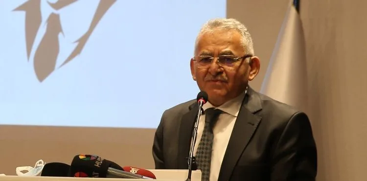 BÜYÜKKILIÇ: “İSTİKLAL ŞAİRİMİZİ MİNNET VE ÖZLEMLE YÂD EDİYORUM”