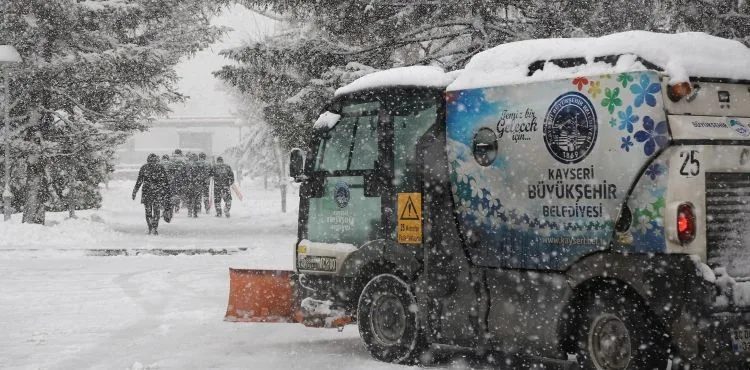 233 MAHALLE YOLUNU DAHA ULAŞIMA AÇAN BÜYÜKŞEHİR, KAPALI MAHALLE YOLU BIRAKMADI