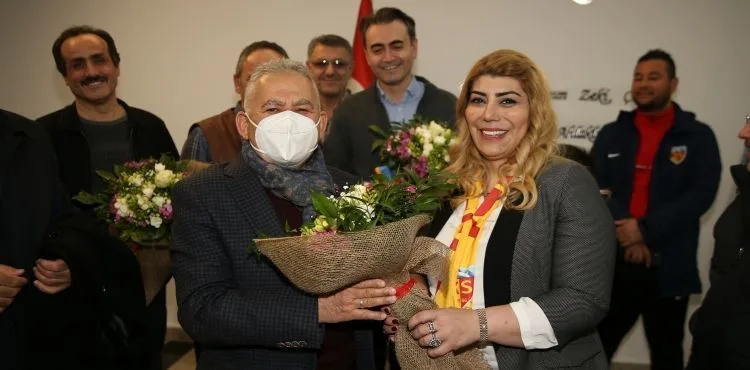 BAŞKAN BÜYÜKKKILIÇ’A STATTA “TIP BAYRAMI” JESTİ