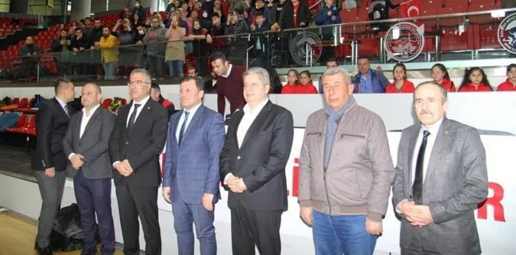 KAYSERİ MİNİKLER BASKETBOL TURNUVASININ ŞAMPİYONU BÜNYAN’DAN ŞEHİT CENNET YİĞİT ORTAOKULU OLDU