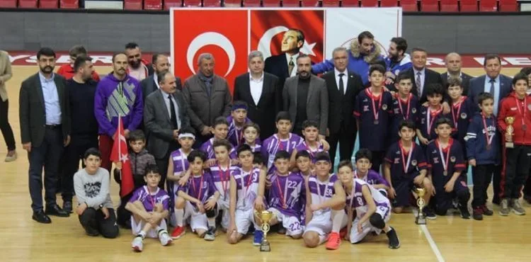 GENÇLER BAŞARIYA DOYMUYOR, BÜNYAN SPOR ALANINDA YAPILAN YATIRIMLARLA TÜRKİYE’NİN ALTYAPISI OLMA YOLUNDA İLERLİYOR
