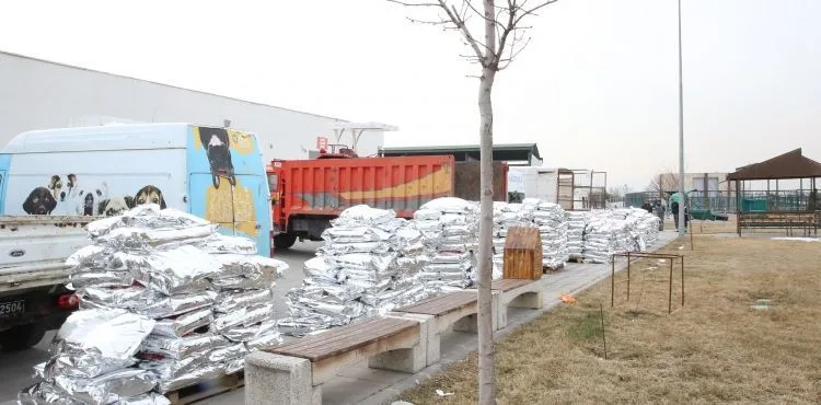 BÜYÜKŞEHİR BELEDİYESİ’NDEN 13 İLÇEYE 13 TON MAMA DESTEĞİ
