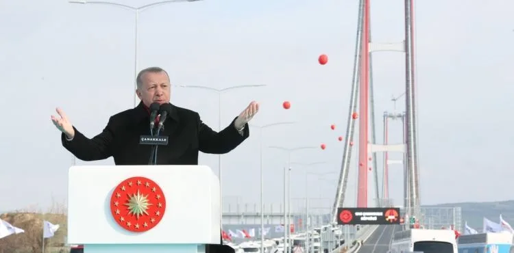 Çanakkale Boğazı gerdanlığına kavuştu