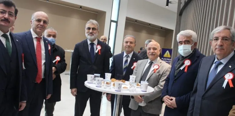 TÜRK KIZILAY KAYSERİ ŞUBESİ GENEL KURULU ŞENLİK HAVASINDA GEÇTİ