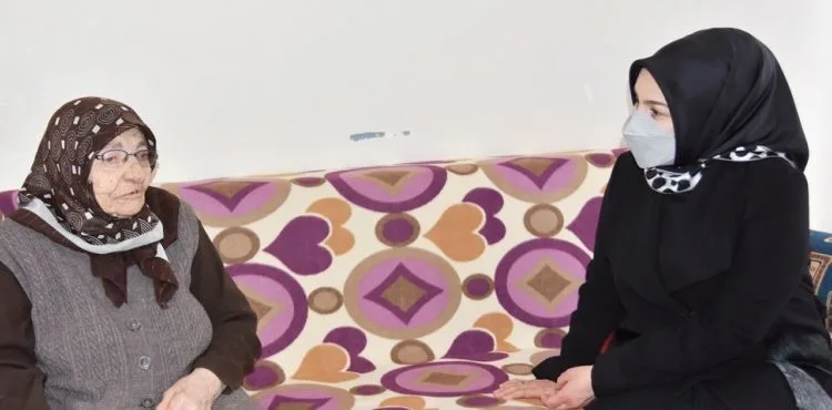 FATMA ÇOLAKBAYRAKDAR, BÜYÜKLERİN HAYIR DUASINI ALDI