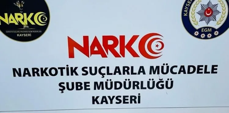 Yolcunun üzerinden 1 kilo uyuşturucu ele geçirildi