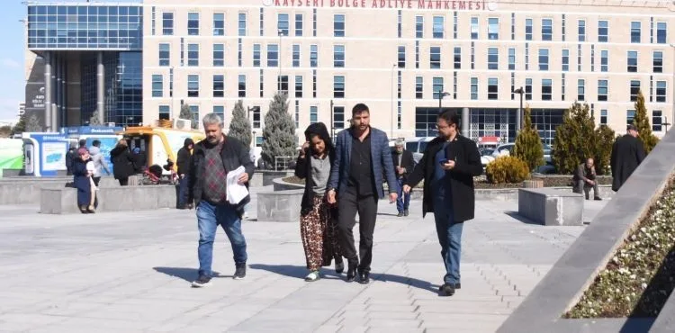 Çaldıkları çelik kasayı bahçeye gömen 3 hırsız adliyeye sevk edildi