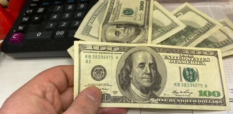 Makinenin tespit edemediği sahte dolarlar esnafın kabusu oldu