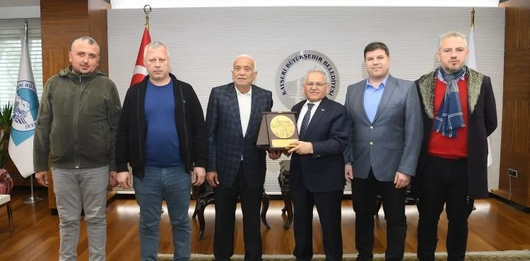 BAŞKAN BÜYÜKKILIÇ’A ESNAFLARDAN “TEŞEKKÜR” ZİYARETLERİ