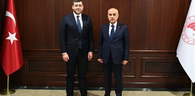 MHP Kayseri Milletvekili Baki Ersoy, Kayseri'deki çiftçilerin sorunlarını Tarım ve Orman Bakanı Vahit Kirişçi'ye iletti.