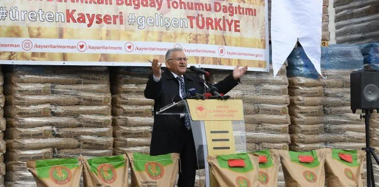 BAŞKAN BÜYÜKKILIÇ’IN ÜRETİCİYE TOHUM DESTEĞİ SÜRÜYOR