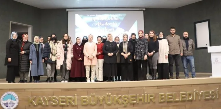 BÜYÜKŞEHİR’İN ‘MUTLU EVLİLİK AKADEMİSİ’ TAM NOT ALDI