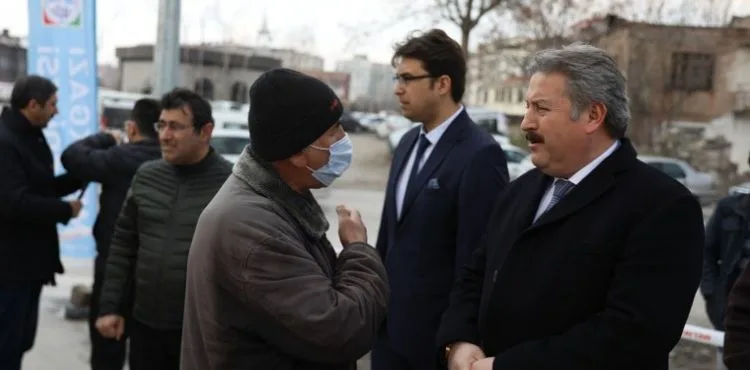 DAHA GÜZEL BİR ÇEVRE İÇİN METRUK BİNA YIKIMLARI DEVAM EDİYOR