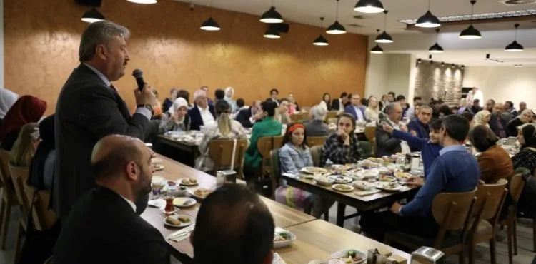 BAŞKAN PALANCIOĞLU, MECLİS ÜYELERİ VE AİLELERİ İLE İFTAR YAPTI