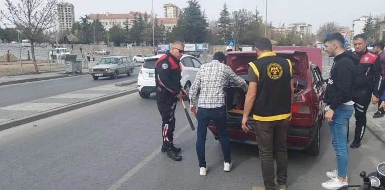 Denetimler sonucu, 4 araç trafikten men edildi