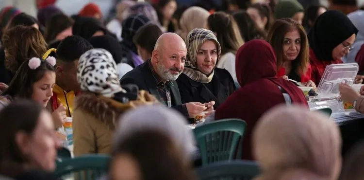 KOCASİNAN’DA RAMAZAN BEREKETİ GENÇLER İLE YAŞANIYOR