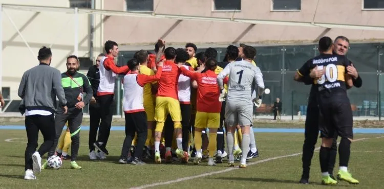 Talasgücü Belediyespor Play - Off'lara Mersin'de çıkacak