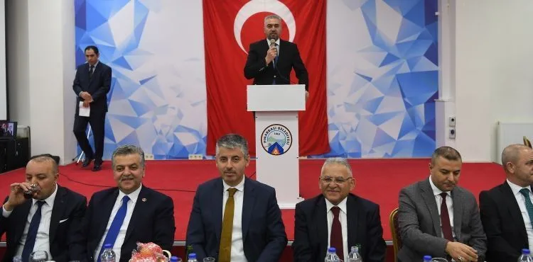 BÜYÜKKILIÇ, PINARBAŞI’DA CUMHUR İTTİFAKI’NA SESLENDİ: “HİZMET BİZİM İŞİMİZ”