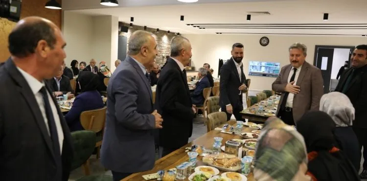 BAŞKAN PALANCIOĞLU VE KAYMAKAM BÜLENT KARACAN MUHTARLARLA BİR ARAYA GELDİ