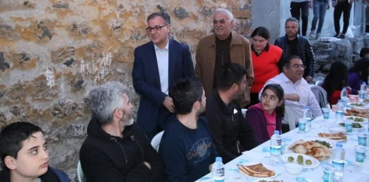 ÖZDOĞAN “MAHALLELİMİZİN GÖNÜL SOFRASINA MİSAFİR OLDUK”