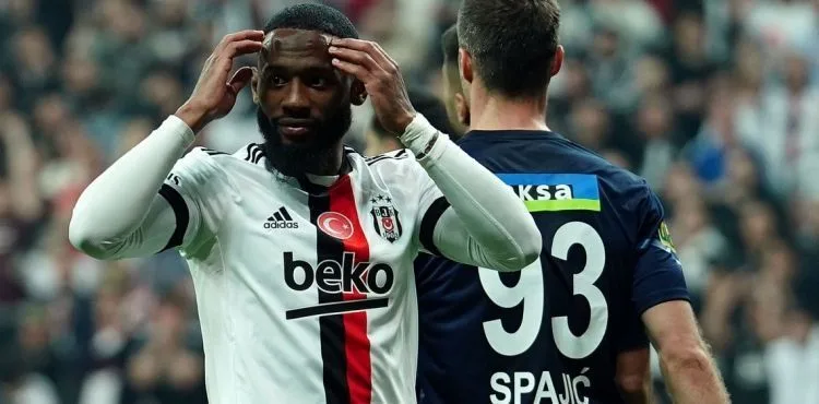 Beşiktaş'a evinde soğuk duş!