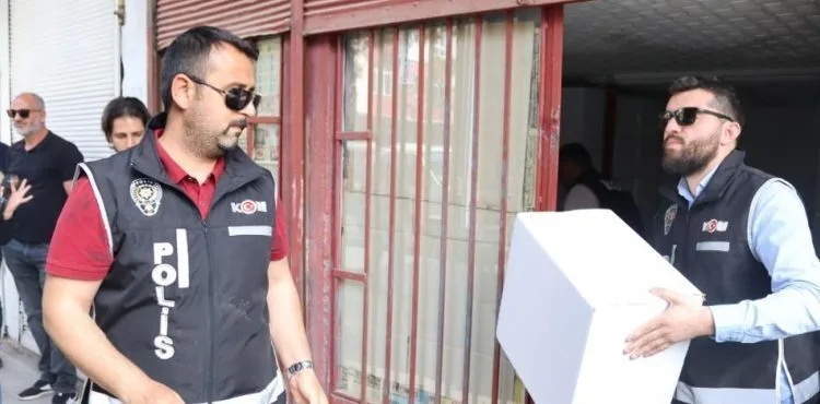 Kayseri'de 3 milyon adet boş makaron ele geçirildi