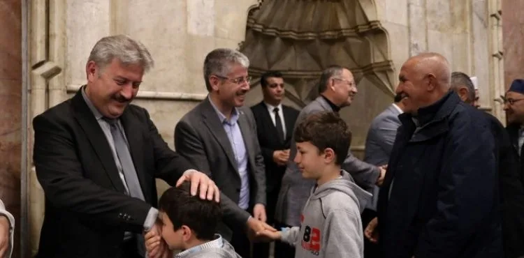 BAŞKAN PALANCIOĞLU VATANDAŞLARLA BAYRAMLAŞTI